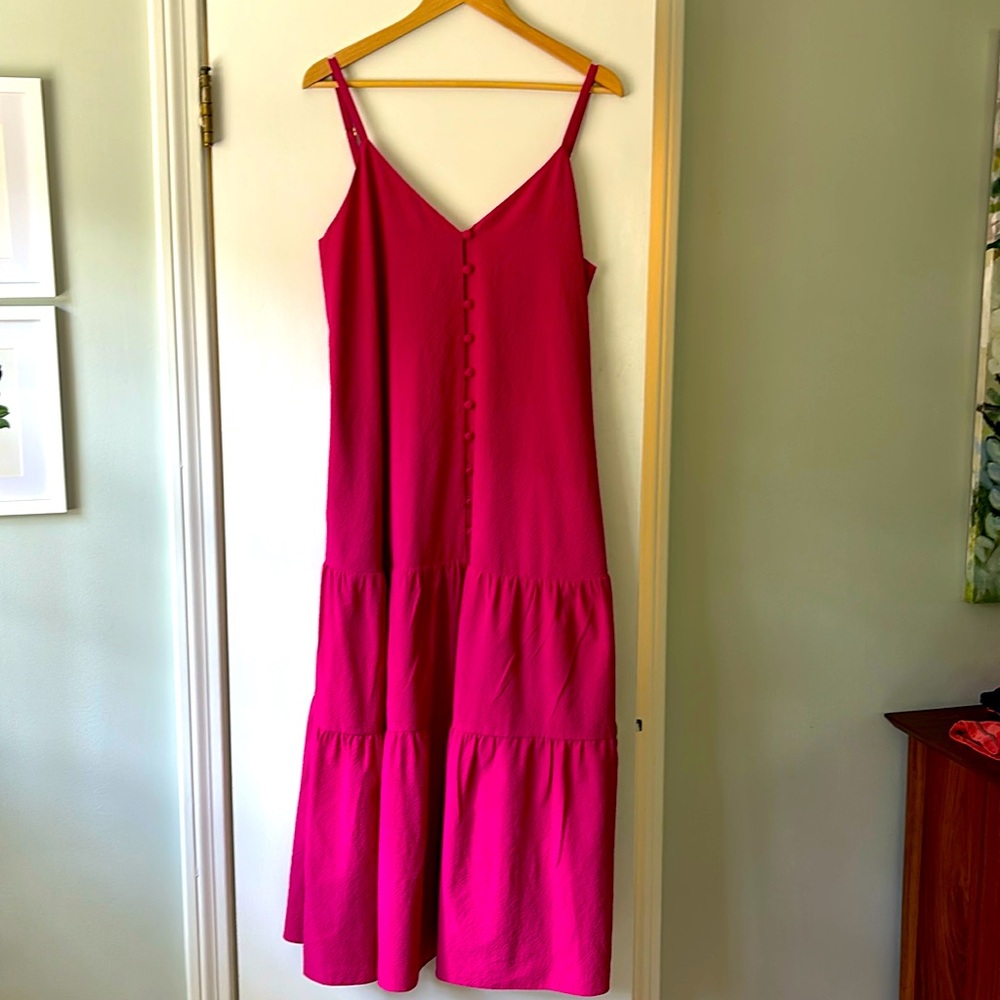 Tiered lined fuschia crinkle fabric dress